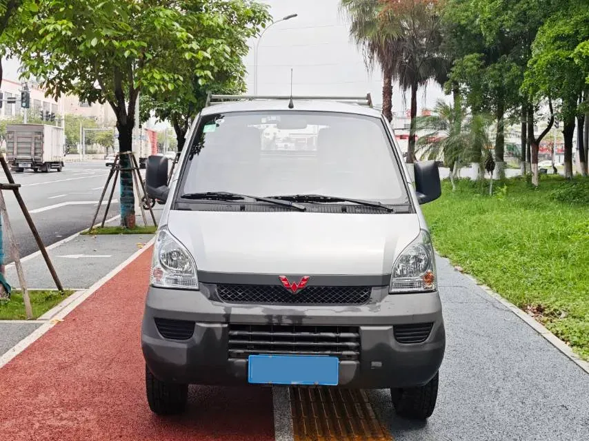 2021 WuLing RongGuang Mini Truck 1.5L 99HP L4 5MT,autocango,china used car exporter,china ev exporter,chinese used car exporter,chinese used ev exporter