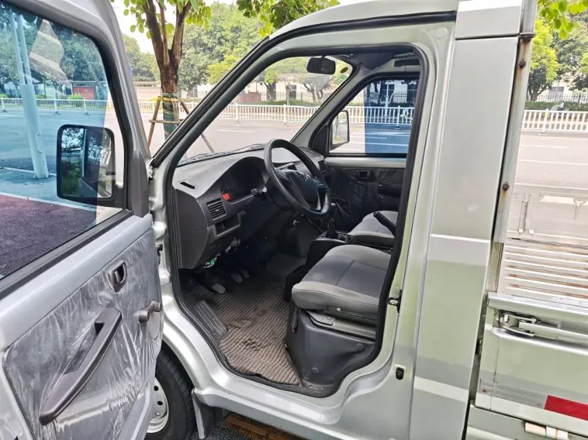 2021 WuLing RongGuang Mini Truck 1.5L 99HP L4 5MT,autocango,china used car exporter,china ev exporter,chinese used car exporter,chinese used ev exporter
