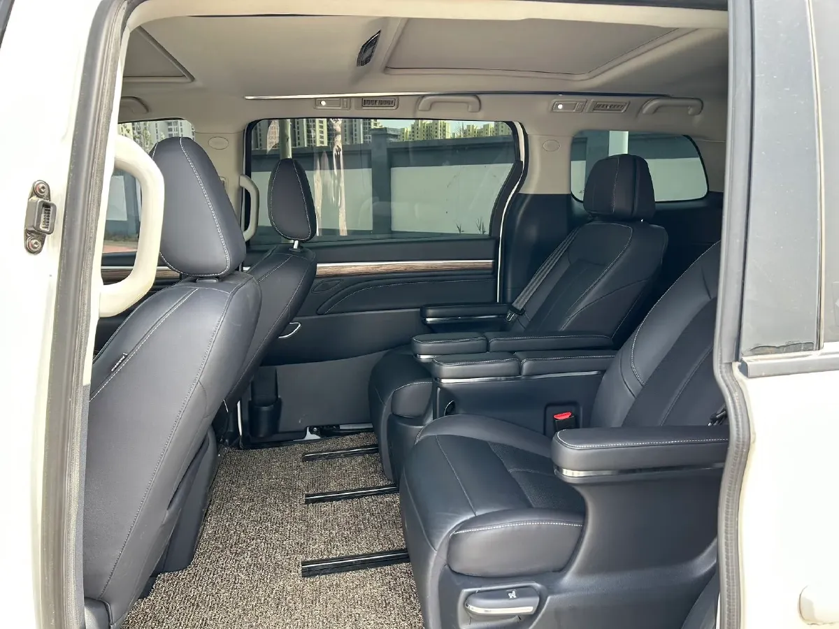 2021 GAC Trumpchi M8 2.0T 252HP L4 8AT,autocango,china used car exporter,china ev exporter,chinese used car exporter,chinese used ev exporter