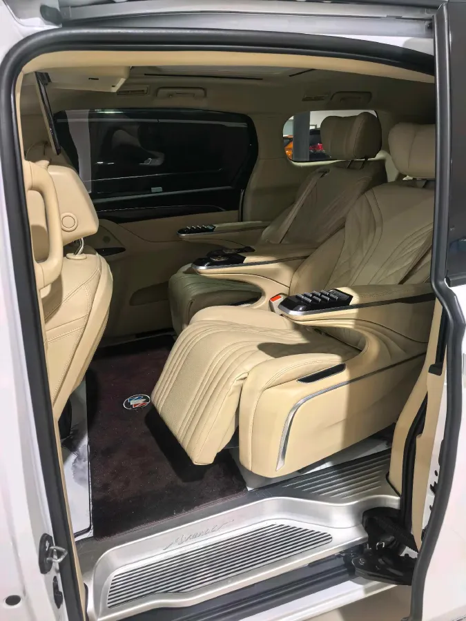 2023 Buick GL8 2.0T 237HP L4 9AT,autocango,china used car exporter,china ev exporter,chinese used car exporter,chinese used ev exporter