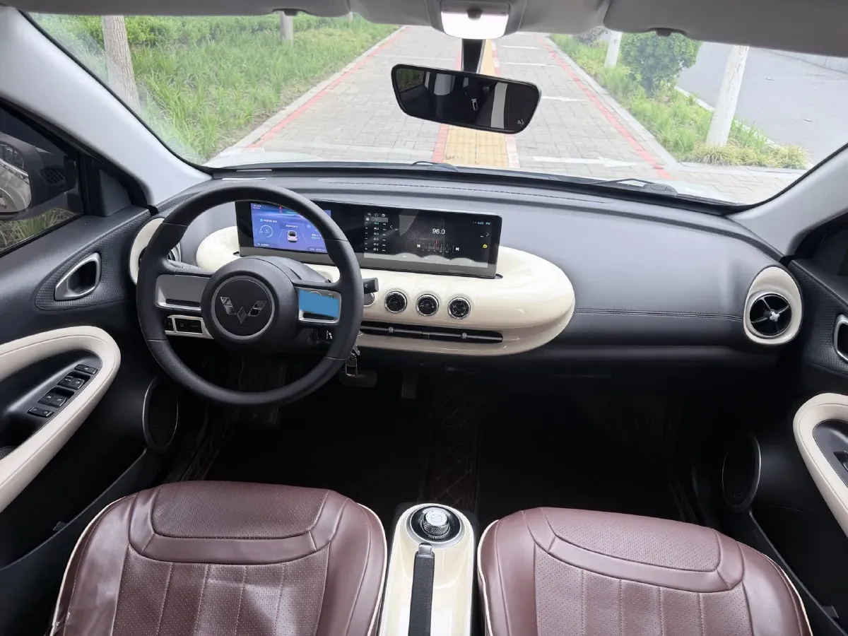 2023 WuLing BinGuo BEV 31.9KWH,autocango,china used car exporter,china ev exporter,chinese used car exporter,chinese used ev exporter