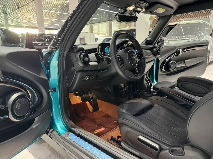 2023 MINI MINI 2.0T 192HP L4 7DCT,autocango,china used car exporter,china ev exporter,chinese used car exporter,chinese used ev exporter