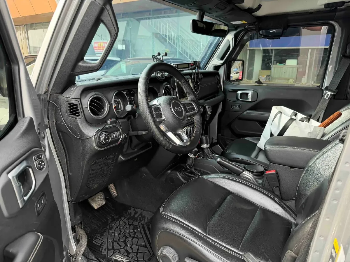 2019 Jeep Wrangler 2.0T 266HP L4 8AT,autocango,china used car exporter,china ev exporter,chinese used car exporter,chinese used ev exporter