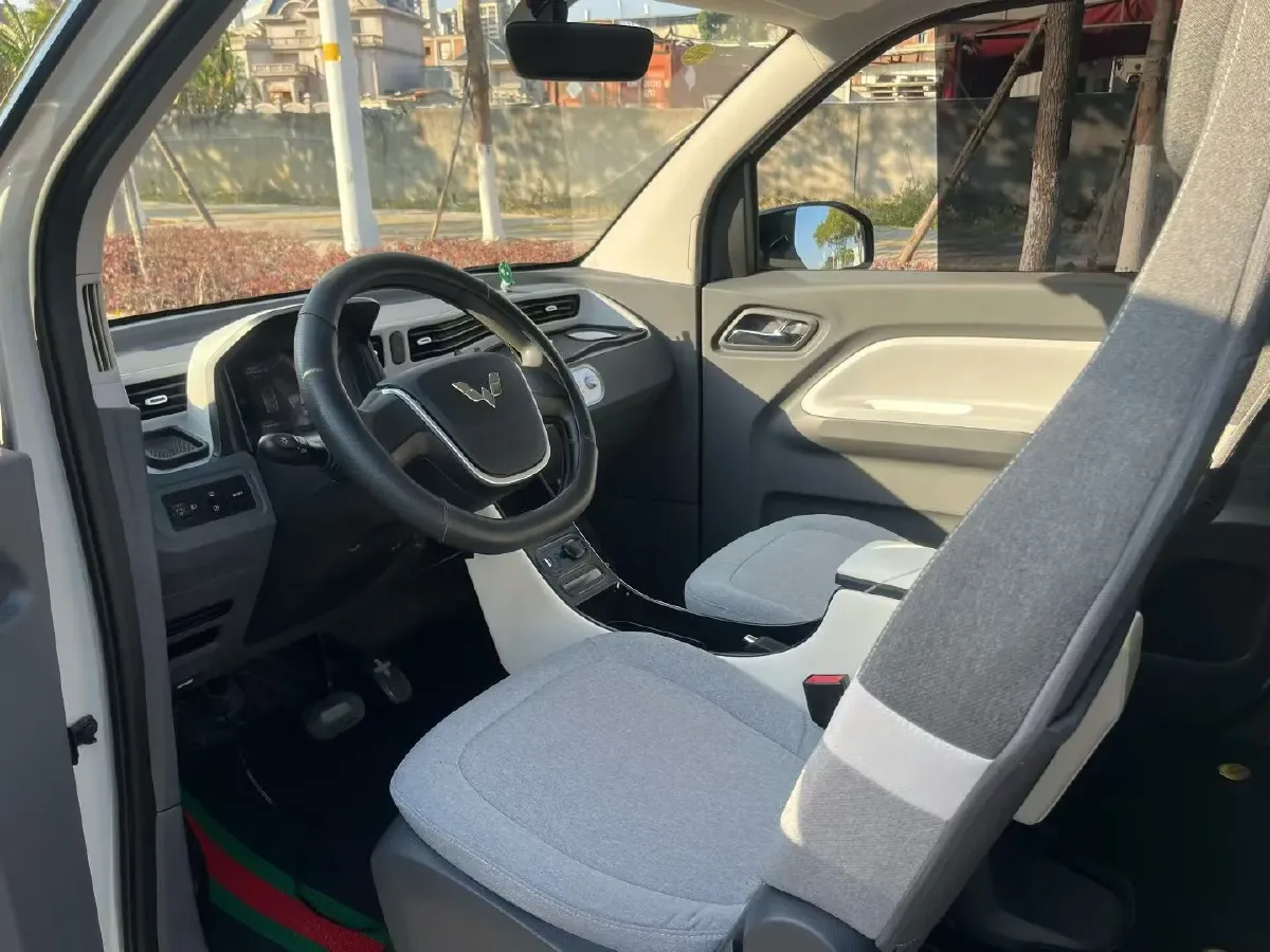 2022 WuLing HongGuang MINI EV BEV 9KWH,autocango,china used car exporter,china ev exporter,chinese used car exporter,chinese used ev exporter