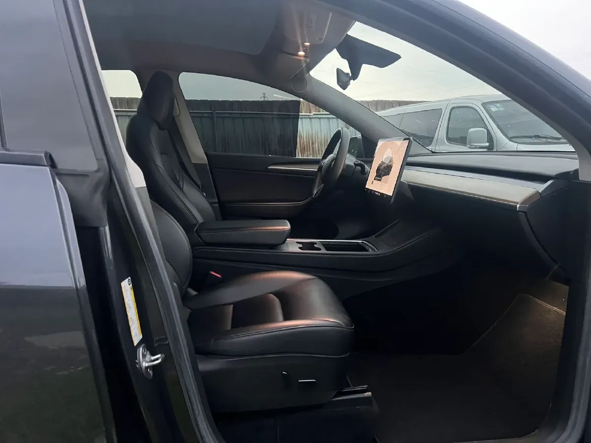 2022 Tesla Model Y BEV 60KWH,autocango,china used car exporter,china ev exporter,chinese used car exporter,chinese used ev exporter