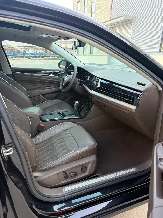 2020 Volkswagen Passat 2.0T 186HP L4 7DCT,autocango,china used car exporter,china ev exporter,chinese used car exporter,chinese used ev exporter