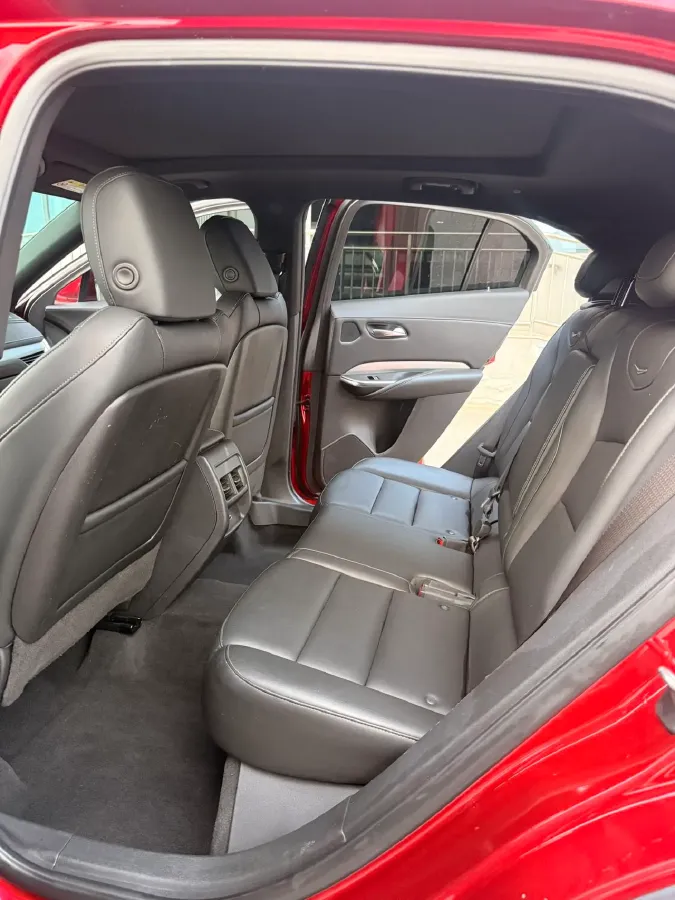 2021 Cadillac XT4 2.0T 237HP L4 9AT,autocango,china used car exporter,china ev exporter,chinese used car exporter,chinese used ev exporter