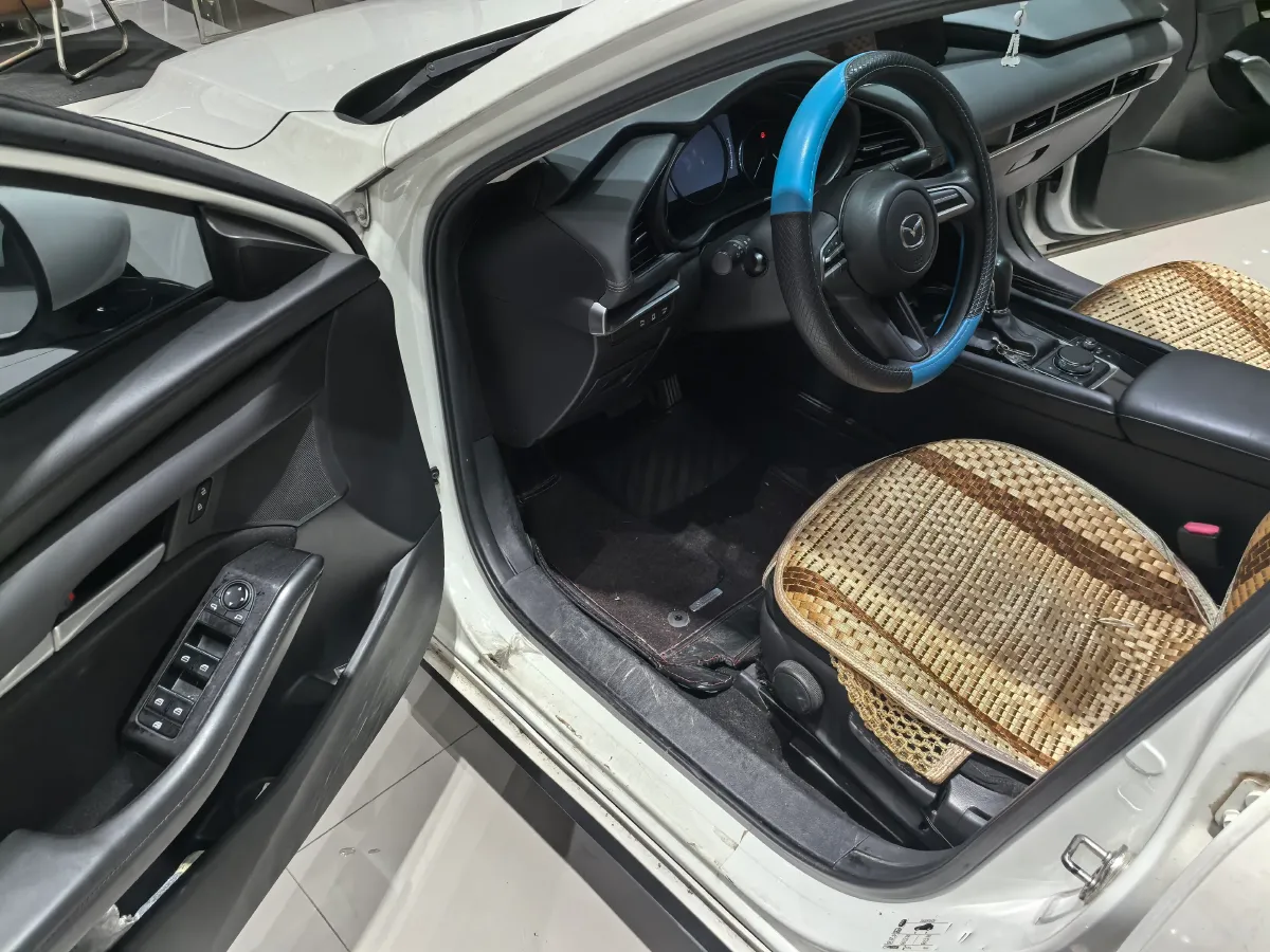 2020 Mazda 3 Axela 1.5L 117HP L4 6AT,autocango,china used car exporter,china ev exporter,chinese used car exporter,chinese used ev exporter