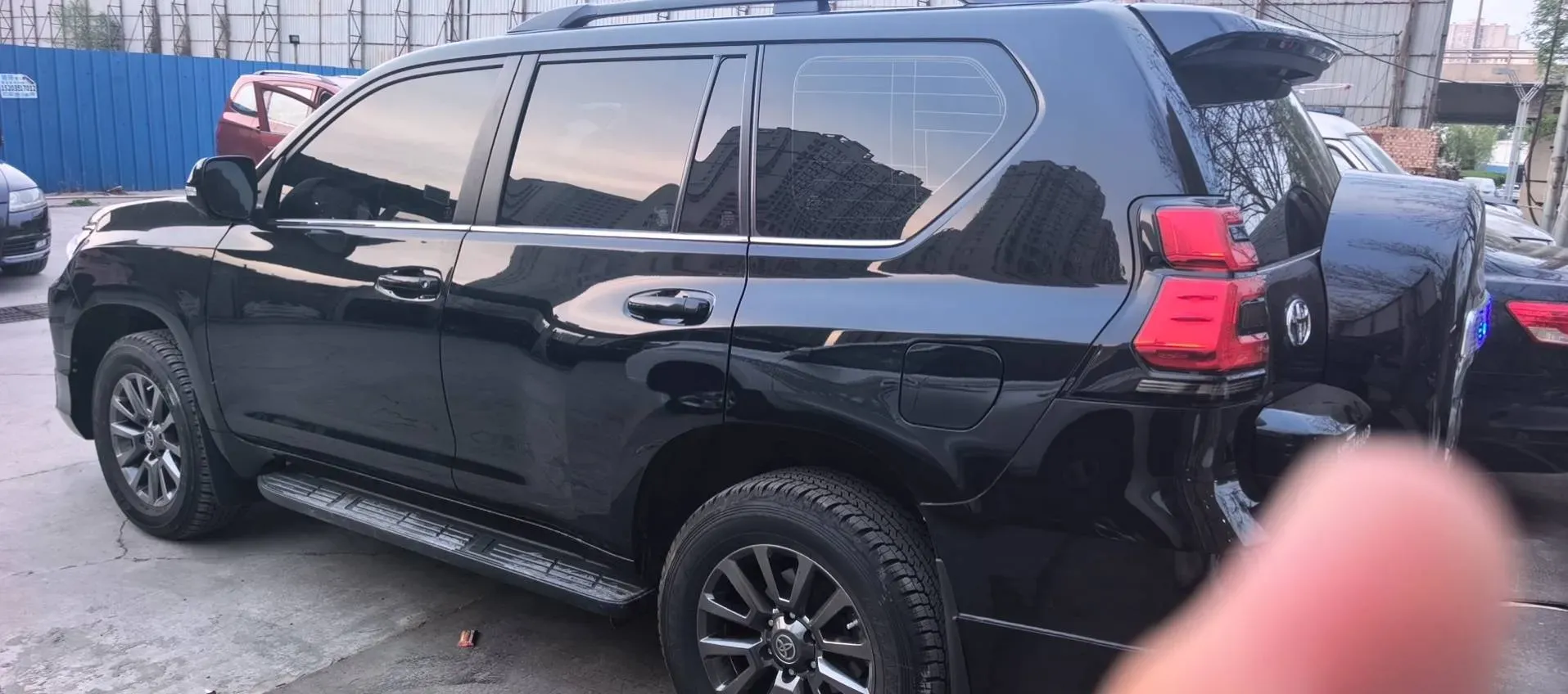 2019 Land Rover Range Rover Velar 2.0T 300HP L4 8AT,autocango,china used car exporter,china ev exporter,chinese used car exporter,chinese used ev exporter