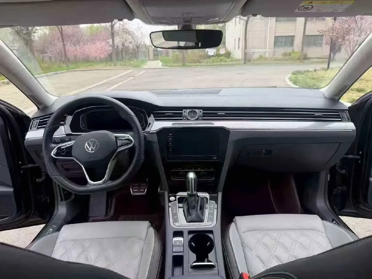 2023 Volkswagen Magotan 2.0T 186HP L4 7DCT,autocango,china used car exporter,china ev exporter,chinese used car exporter,chinese used ev exporter