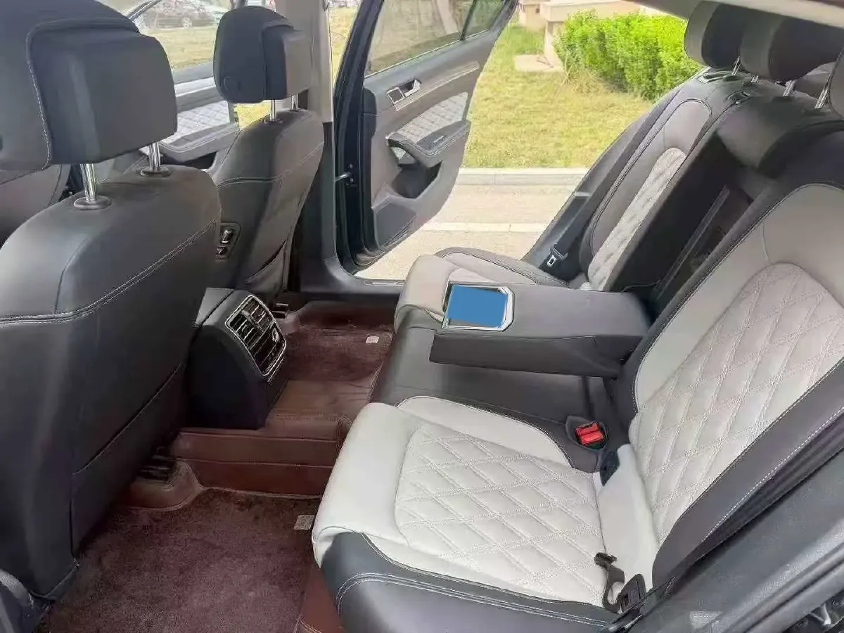 2023 Volkswagen Magotan 2.0T 186HP L4 7DCT,autocango,china used car exporter,china ev exporter,chinese used car exporter,chinese used ev exporter