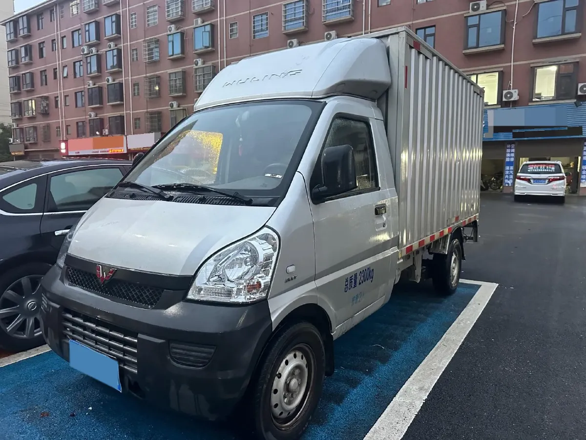2023 WuLing RongGuang New Truck 2.0L 136HP L4 5MT,autocango,china used car exporter,china ev exporter,chinese used car exporter,chinese used ev exporter