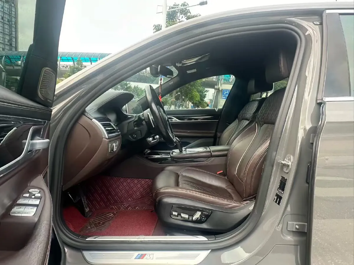 2021 BMW 7 Series 2.0T 265HP L4 8AT,autocango,china used car exporter,china ev exporter,chinese used car exporter,chinese used ev exporter