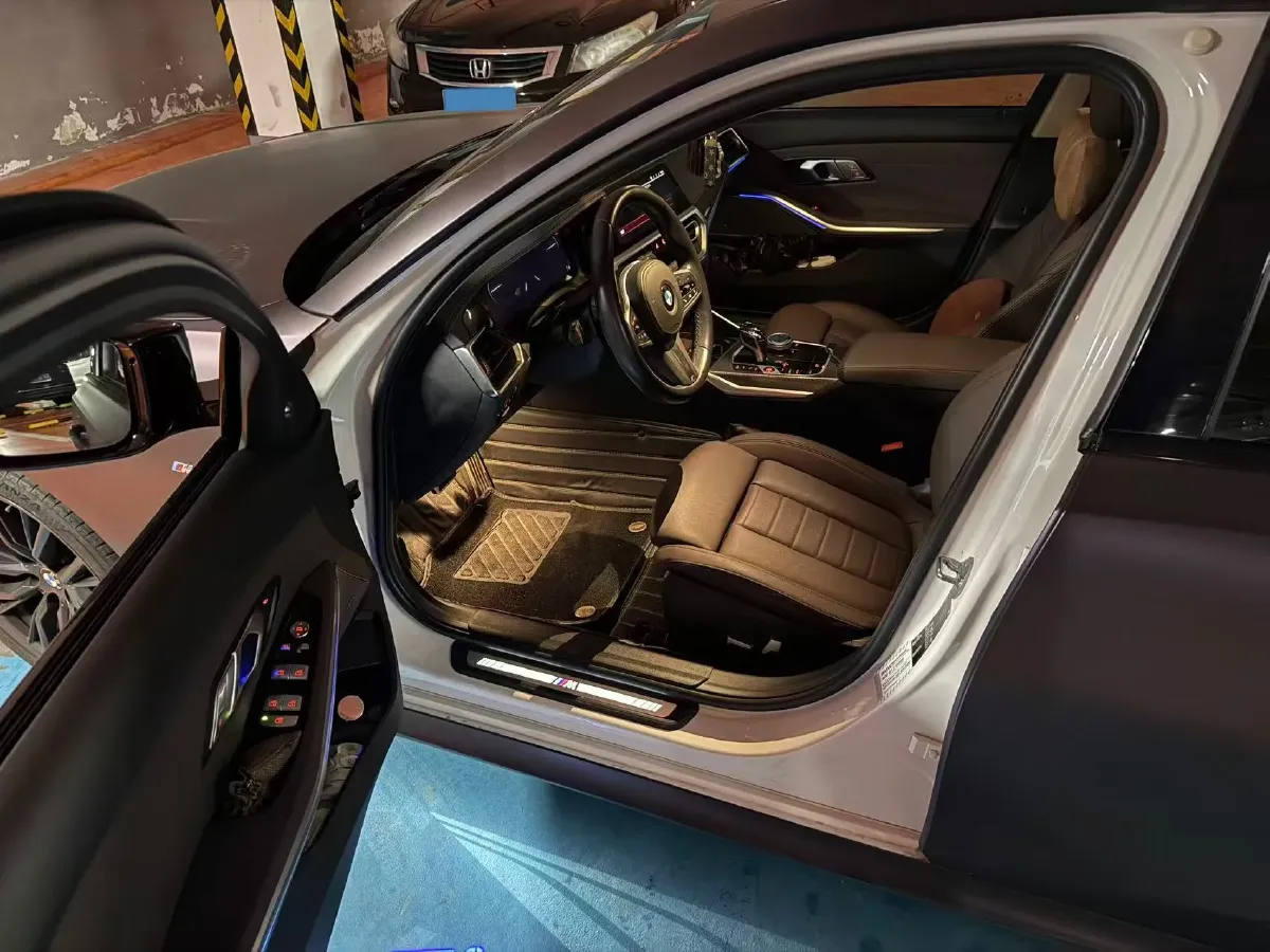 2021 BMW 3 Series 2.0T 184HP L4 8AT,autocango,china used car exporter,china ev exporter,chinese used car exporter,chinese used ev exporter