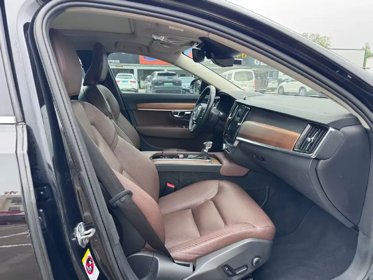 2020 Volvo S90 2.0T 254HP L4 8AT,autocango,china used car exporter,china ev exporter,chinese used car exporter,chinese used ev exporter