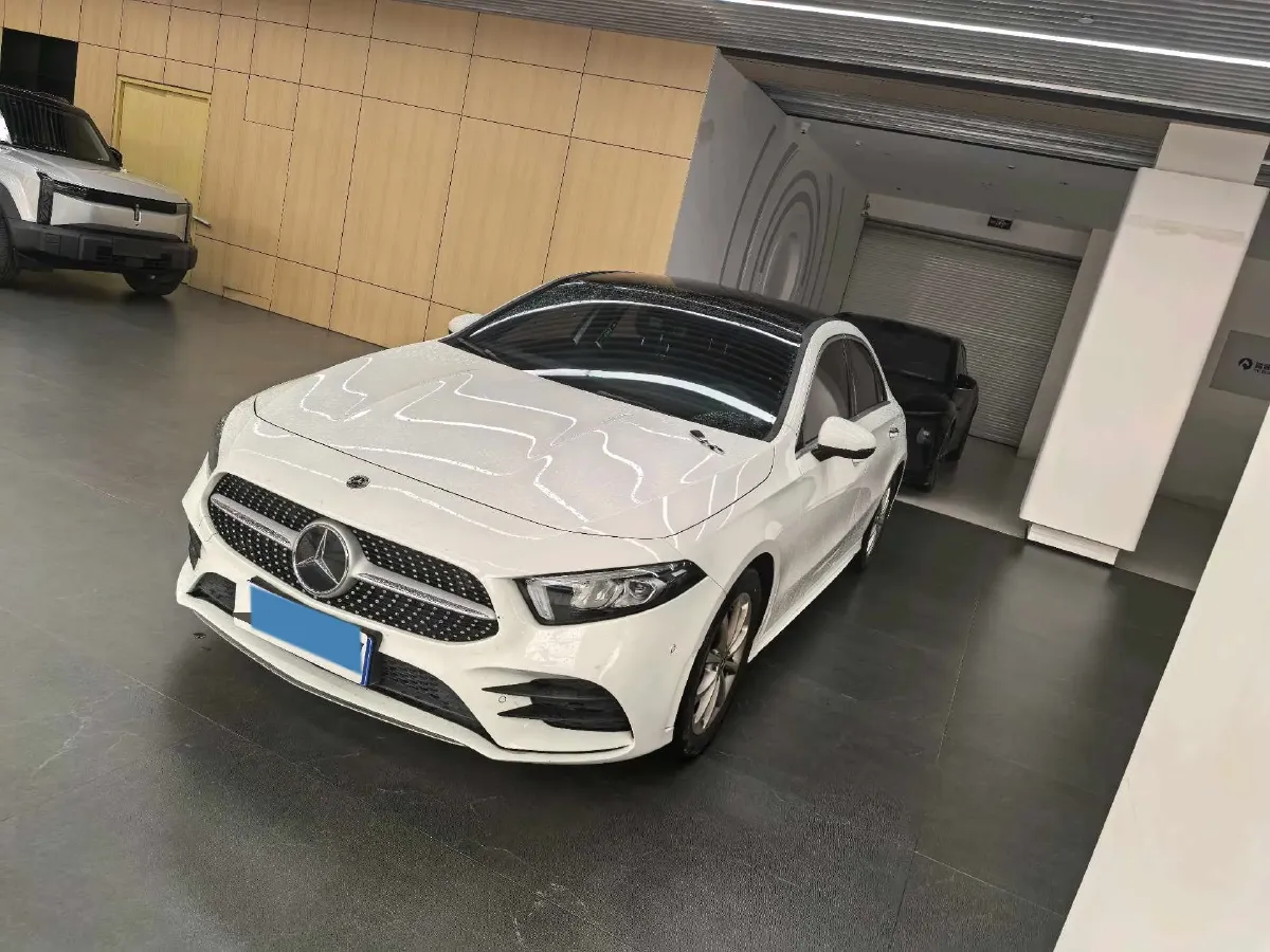 2021 Mercedes-Benz A Class 1.3T 163HP L4 7DCT,autocango,china used car exporter,china ev exporter,chinese used car exporter,chinese used ev exporter