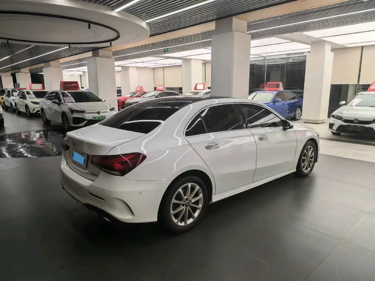 2021 Mercedes-Benz A Class 1.3T 163HP L4 7DCT,autocango,china used car exporter,china ev exporter,chinese used car exporter,chinese used ev exporter