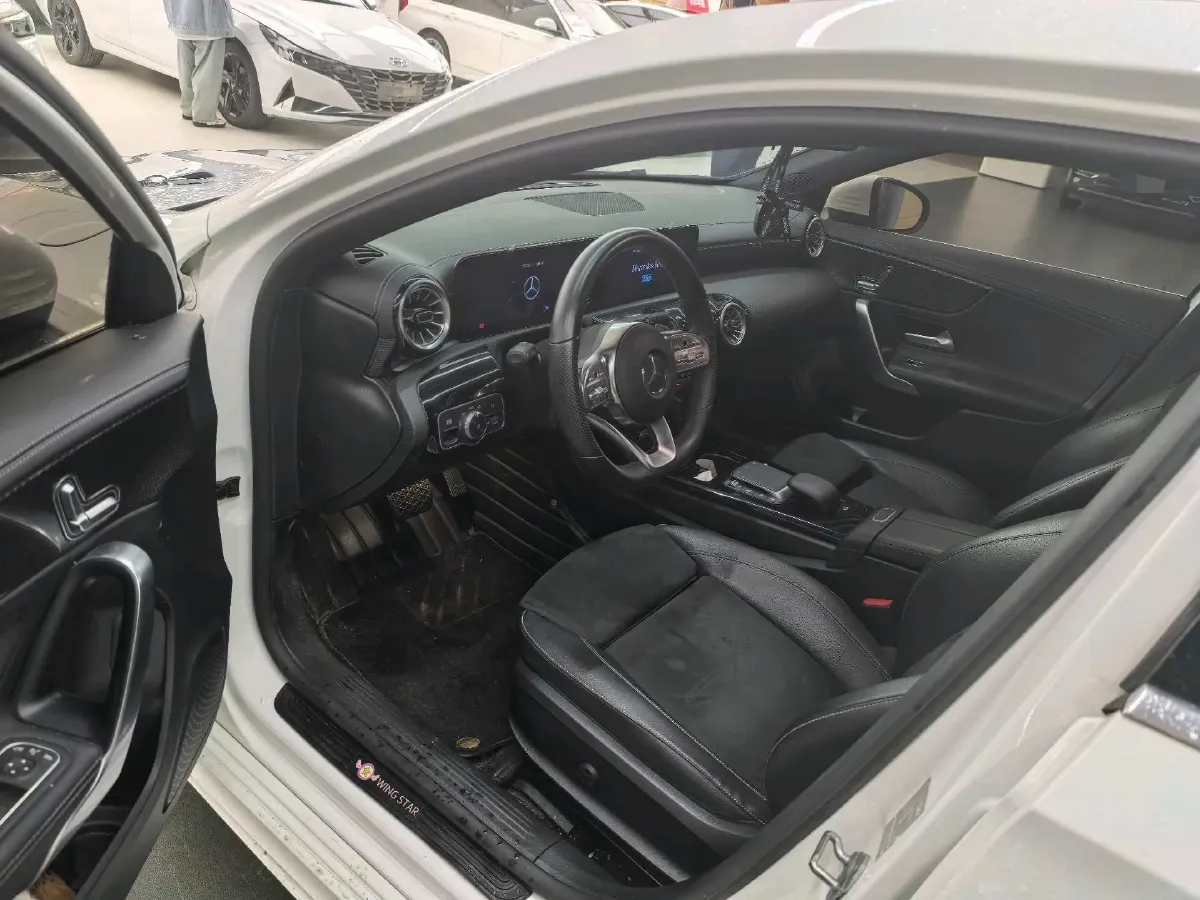 2021 Mercedes-Benz A Class 1.3T 163HP L4 7DCT,autocango,china used car exporter,china ev exporter,chinese used car exporter,chinese used ev exporter