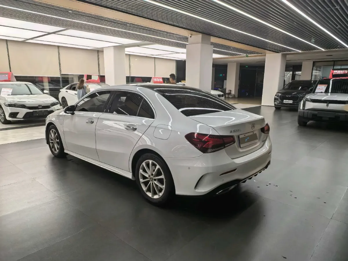 2021 Mercedes-Benz A Class 1.3T 163HP L4 7DCT,autocango,china used car exporter,china ev exporter,chinese used car exporter,chinese used ev exporter