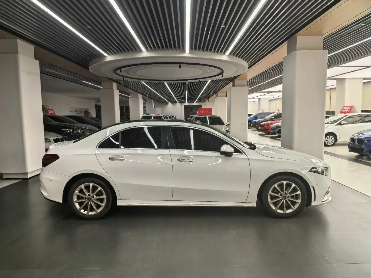 2021 Mercedes-Benz A Class 1.3T 163HP L4 7DCT,autocango,china used car exporter,china ev exporter,chinese used car exporter,chinese used ev exporter