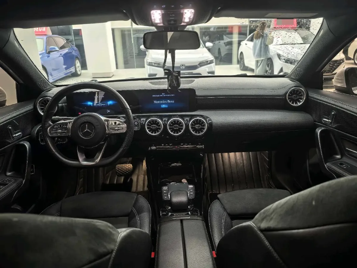 2021 Mercedes-Benz A Class 1.3T 163HP L4 7DCT,autocango,china used car exporter,china ev exporter,chinese used car exporter,chinese used ev exporter