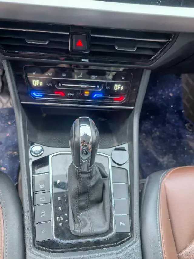 2022 Volkswagen T-Roc 1.4T 150HP L4 7DCT,autocango,china used car exporter,china ev exporter,chinese used car exporter,chinese used ev exporter