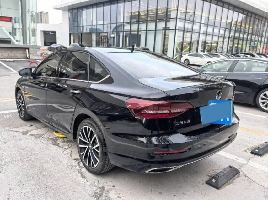 2022 Volkswagen T-Roc 1.4T 150HP L4 7DCT,autocango,china used car exporter,china ev exporter,chinese used car exporter,chinese used ev exporter