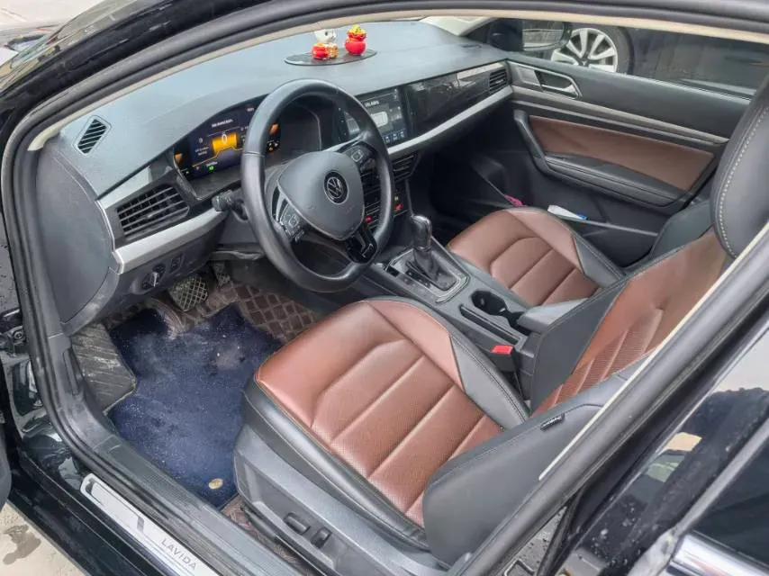 2022 Volkswagen T-Roc 1.4T 150HP L4 7DCT,autocango,china used car exporter,china ev exporter,chinese used car exporter,chinese used ev exporter