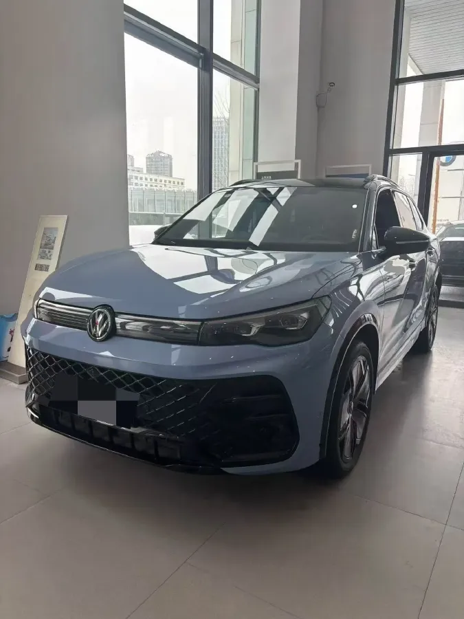 2024 Volkswagen Tiguan L 2.0T 220HP L4 7DCT,autocango,china used car exporter,china ev exporter,chinese used car exporter,chinese used ev exporter