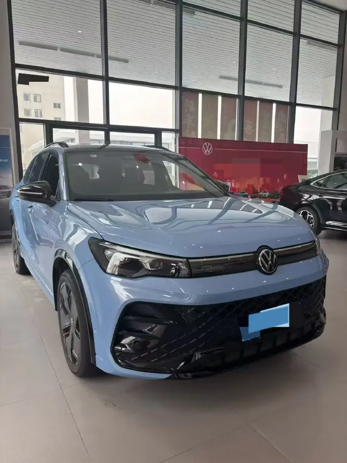 2024 Volkswagen Tiguan L 2.0T 220HP L4 7DCT,autocango,china used car exporter,china ev exporter,chinese used car exporter,chinese used ev exporter