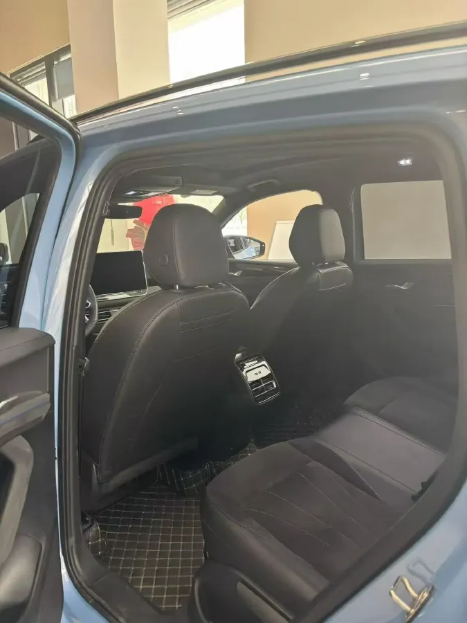 2024 Volkswagen Tiguan L 2.0T 220HP L4 7DCT,autocango,china used car exporter,china ev exporter,chinese used car exporter,chinese used ev exporter