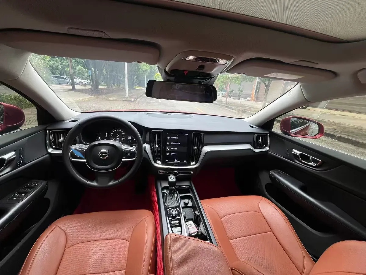 2021 Volvo S60 2.0T 190HP L4 8AT,autocango,china used car exporter,china ev exporter,chinese used car exporter,chinese used ev exporter