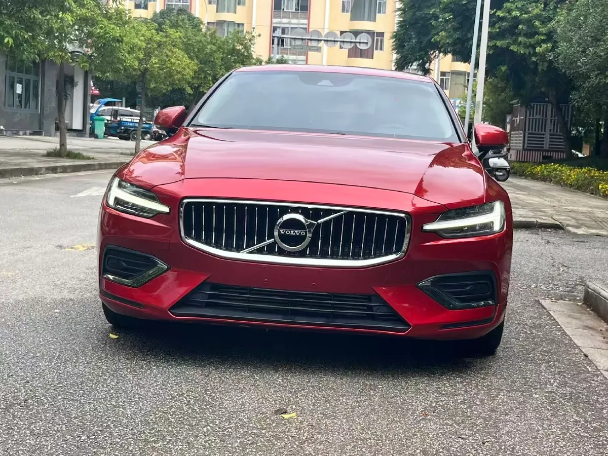 2021 Volvo S60 2.0T 190HP L4 8AT,autocango,china used car exporter,china ev exporter,chinese used car exporter,chinese used ev exporter