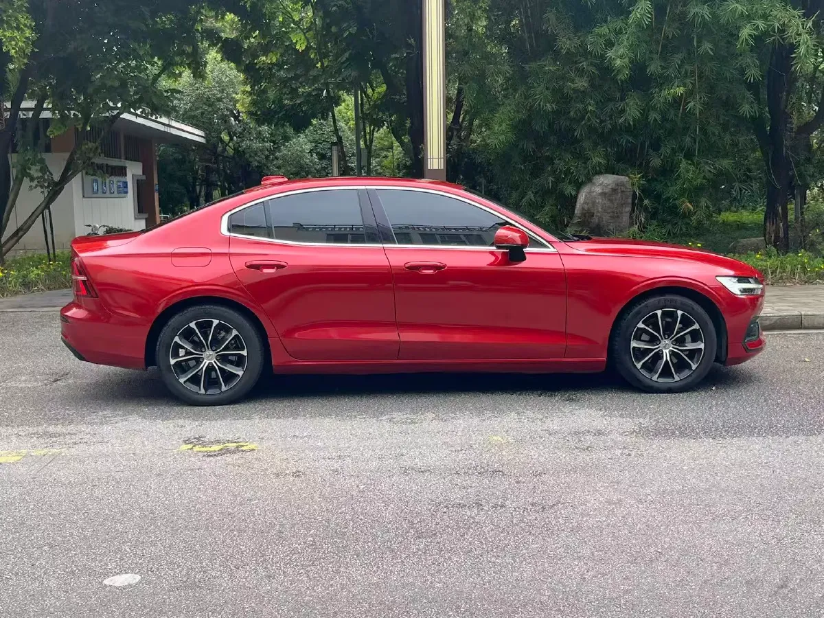 2021 Volvo S60 2.0T 190HP L4 8AT,autocango,china used car exporter,china ev exporter,chinese used car exporter,chinese used ev exporter