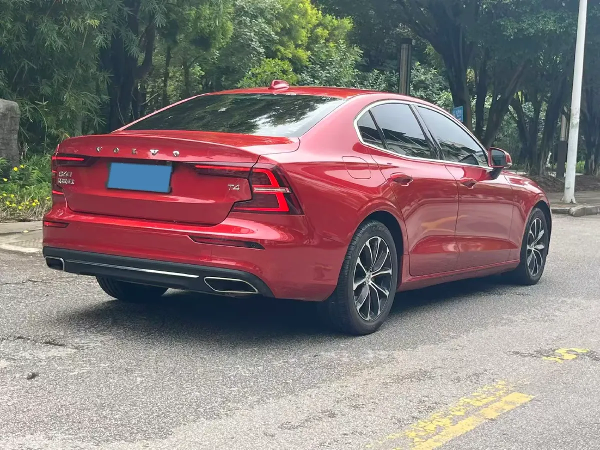 2021 Volvo S60 2.0T 190HP L4 8AT,autocango,china used car exporter,china ev exporter,chinese used car exporter,chinese used ev exporter