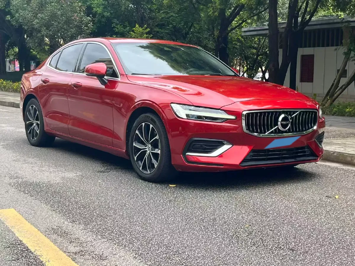 2021 Volvo S60 2.0T 190HP L4 8AT,autocango,china used car exporter,china ev exporter,chinese used car exporter,chinese used ev exporter