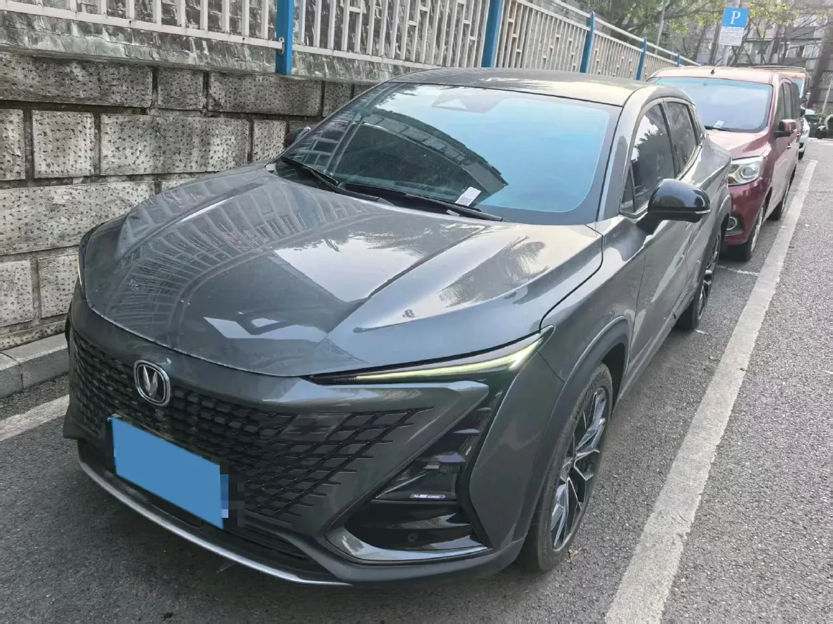 2022 ChangAn UNI-T 1.5T 188HP L4 7DCT,autocango,china used car exporter,china ev exporter,chinese used car exporter,chinese used ev exporter