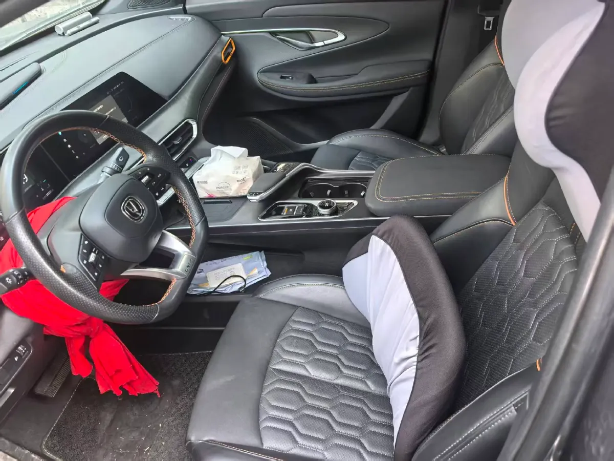 2022 ChangAn UNI-T 1.5T 188HP L4 7DCT,autocango,china used car exporter,china ev exporter,chinese used car exporter,chinese used ev exporter