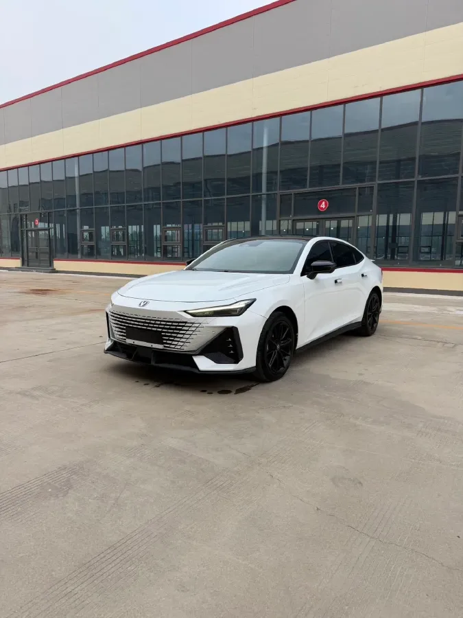 2023 ChangAn UNI-V 1.5T 188HP L4 7DCT,autocango,china used car exporter,china ev exporter,chinese used car exporter,chinese used ev exporter