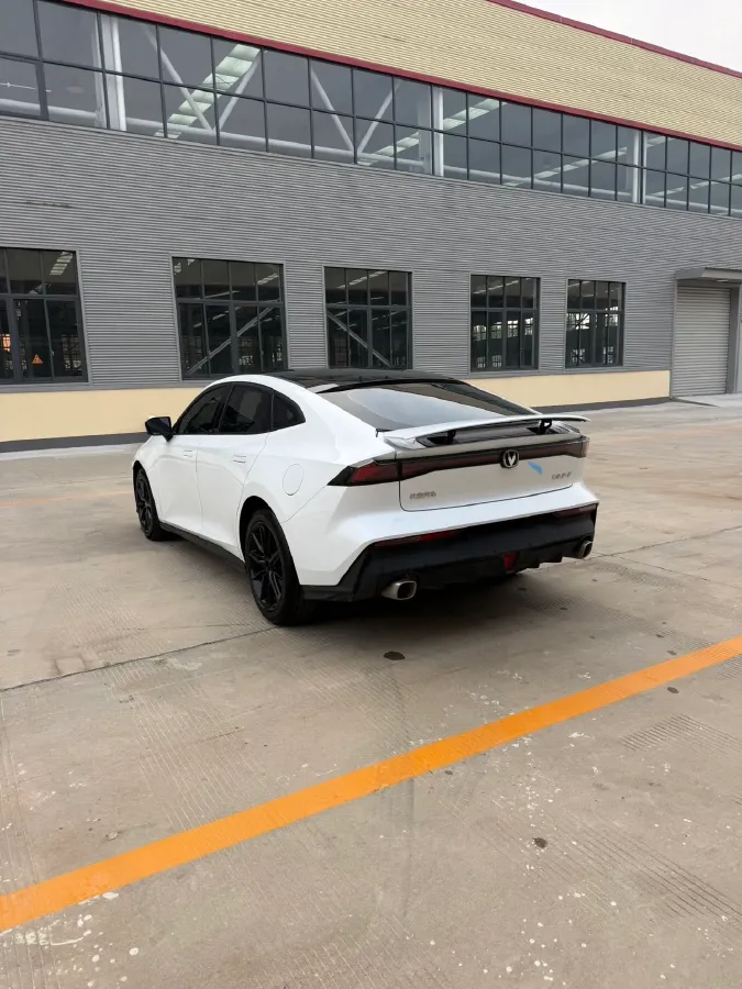 2023 ChangAn UNI-V 1.5T 188HP L4 7DCT,autocango,china used car exporter,china ev exporter,chinese used car exporter,chinese used ev exporter