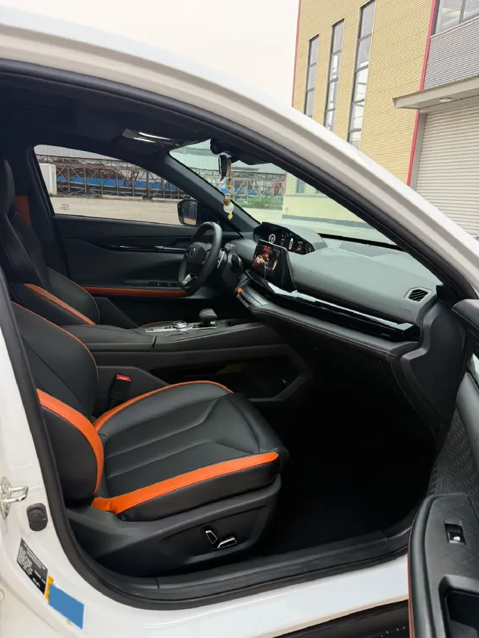 2023 ChangAn UNI-V 1.5T 188HP L4 7DCT,autocango,china used car exporter,china ev exporter,chinese used car exporter,chinese used ev exporter