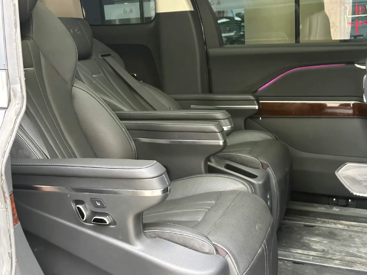 2023 HongQi HQ9 2.0T 252HP L4 8AT,autocango,china used car exporter,china ev exporter,chinese used car exporter,chinese used ev exporter