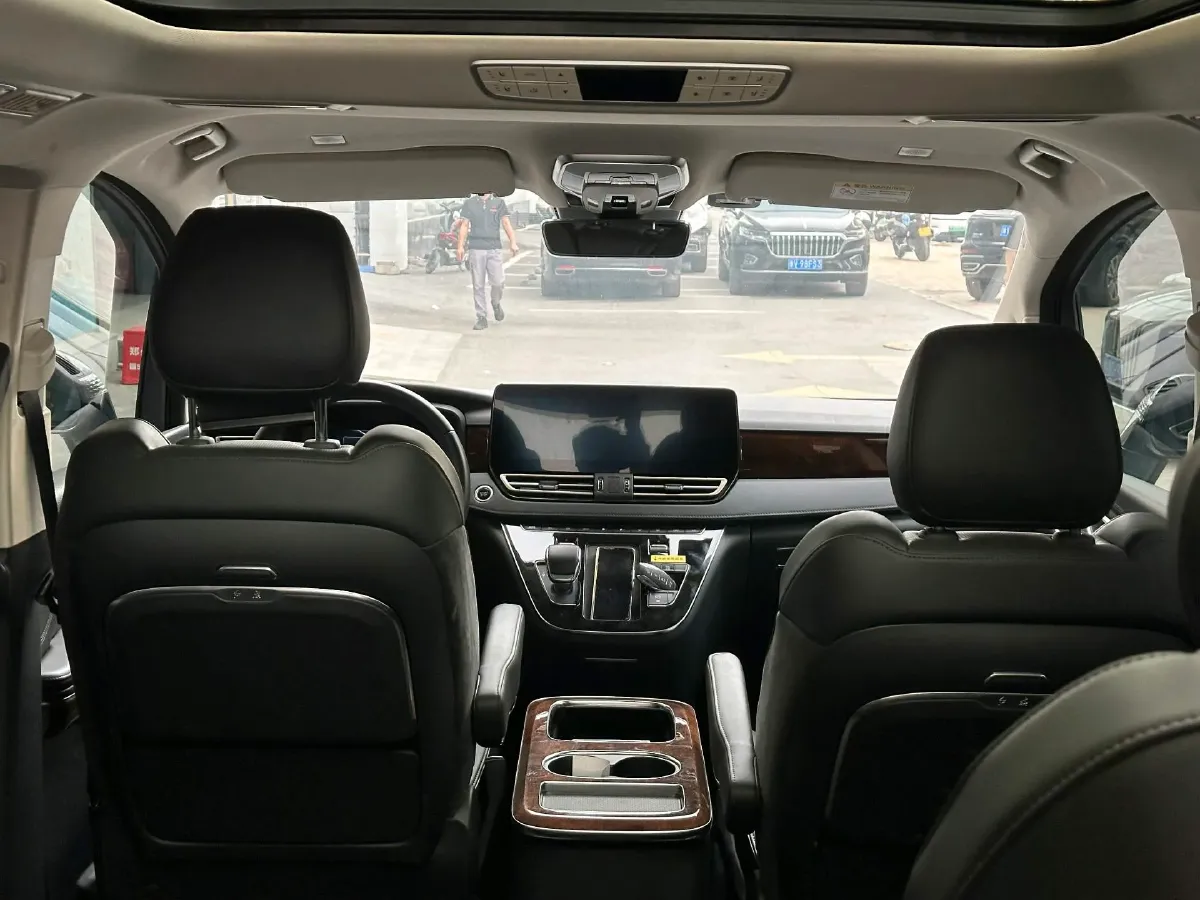 2023 HongQi HQ9 2.0T 252HP L4 8AT,autocango,china used car exporter,china ev exporter,chinese used car exporter,chinese used ev exporter