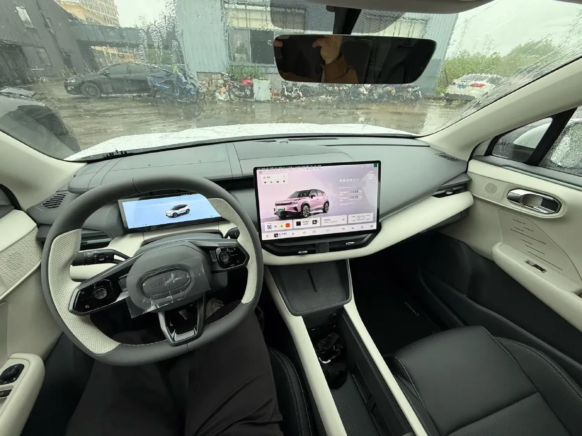 2023 LYNK&CO 06 EM-P 1.5L 120HP L4 3DHT PHEV 9.11KWH,autocango,china used car exporter,china ev exporter,chinese used car exporter,chinese used ev exporter