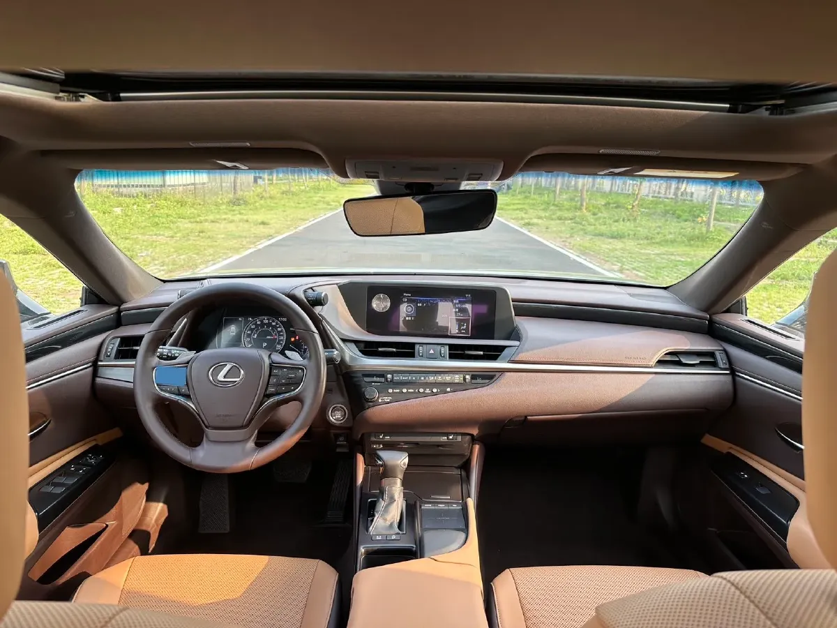 2018 Lexus ES 2.0L 167HP L4 6AT,autocango,china used car exporter,china ev exporter,chinese used car exporter,chinese used ev exporter