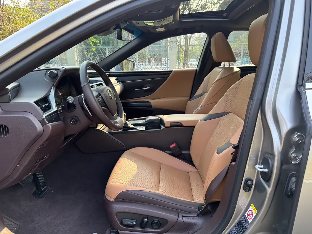 2018 Lexus ES 2.0L 167HP L4 6AT,autocango,china used car exporter,china ev exporter,chinese used car exporter,chinese used ev exporter