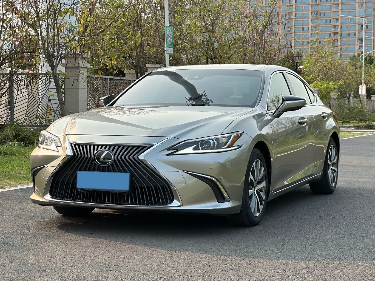 2018 Lexus ES 2.0L 167HP L4 6AT,autocango,china used car exporter,china ev exporter,chinese used car exporter,chinese used ev exporter