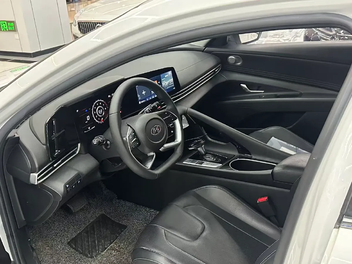 2021 Hyundai Elantra 1.5L 115HP L4 CVT,autocango,china used car exporter,china ev exporter,chinese used car exporter,chinese used ev exporter