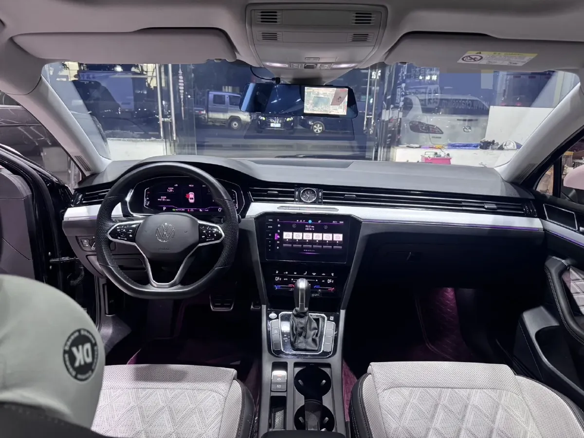 2023 Volkswagen Magotan 2.0T 186HP L4 7DCT,autocango,china used car exporter,china ev exporter,chinese used car exporter,chinese used ev exporter