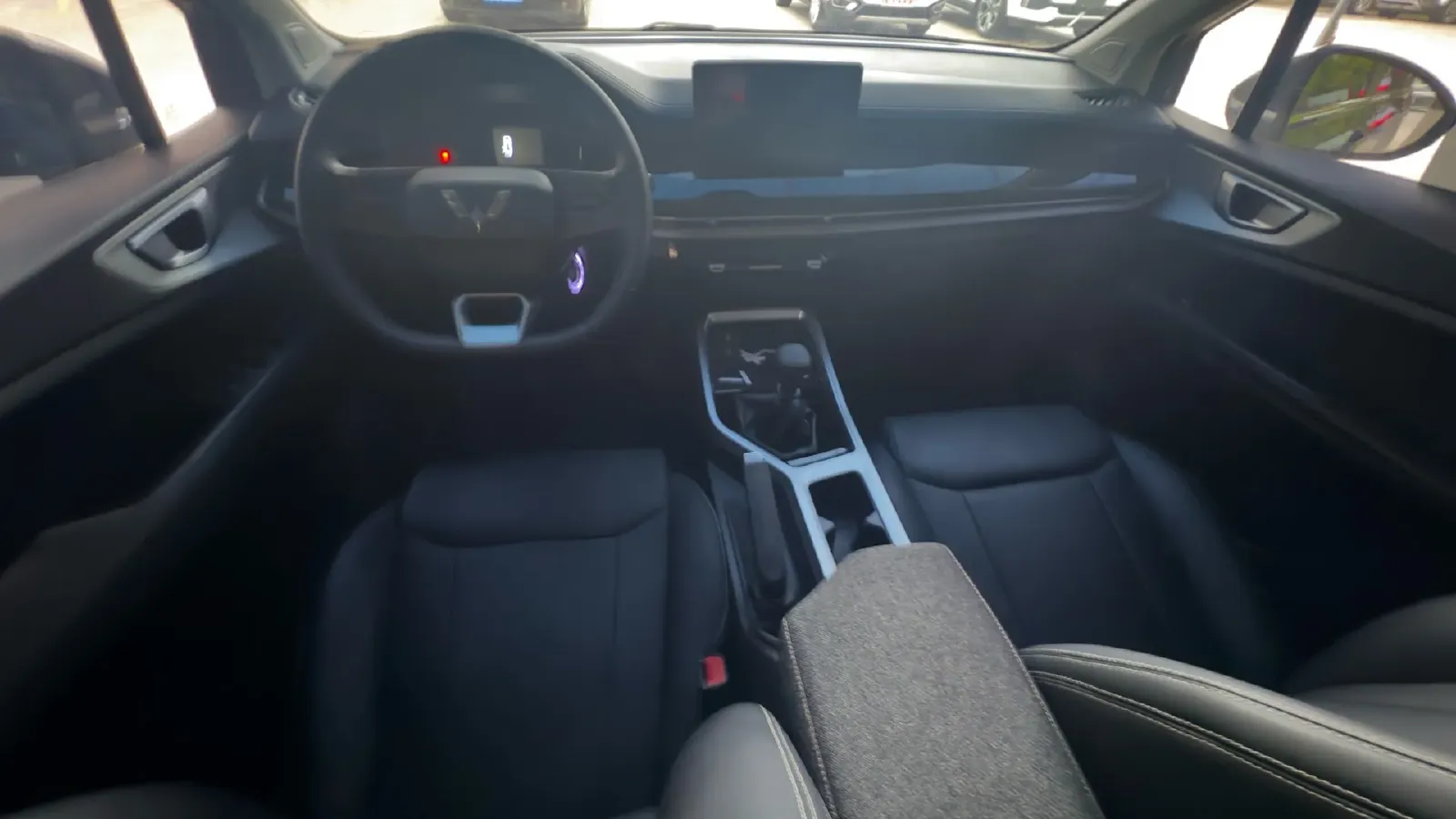 2022 WuLing JiaChen 1.5L 99HP L4 6MT,autocango,china used car exporter,china ev exporter,chinese used car exporter,chinese used ev exporter